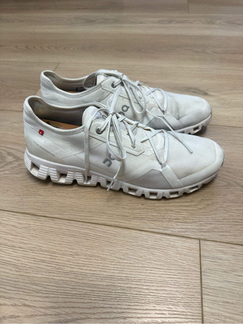 On Running Cloud X 3 AD White sneakers Woman’s Size 11